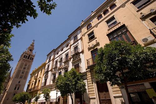 Cathedral Apartment Welcome wheelchairs 6 pax — 4-Star Luxury Hotel in Sevilla, Spain