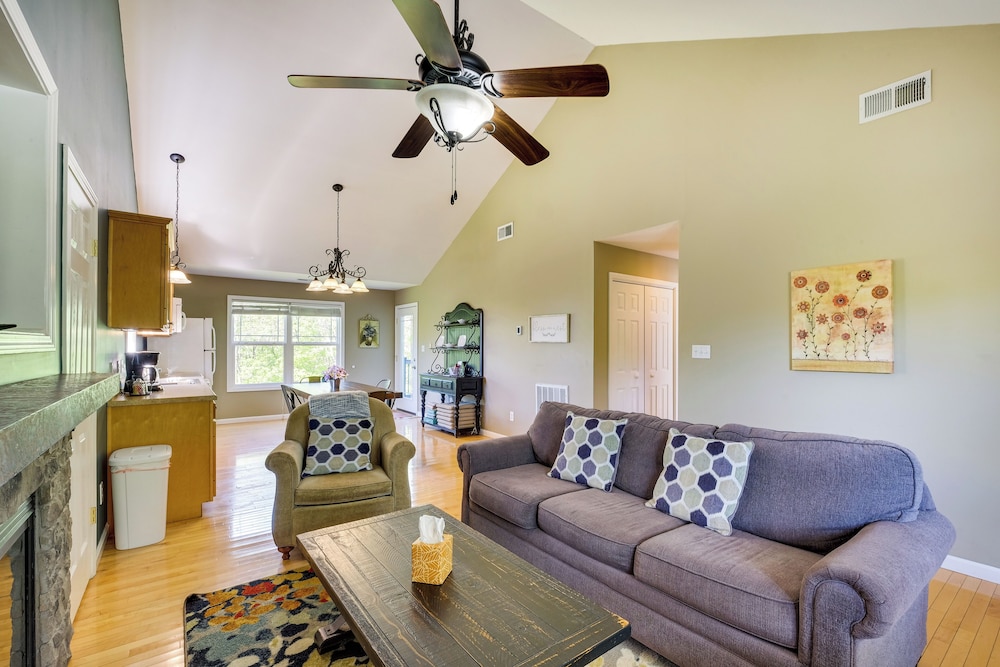 Cozy Resort Style Escape on Taylorsville Lake - photo 5