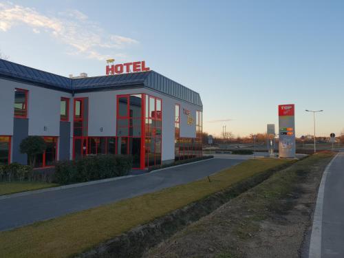 Top Hotel - last minute hotel in Vertesszolos