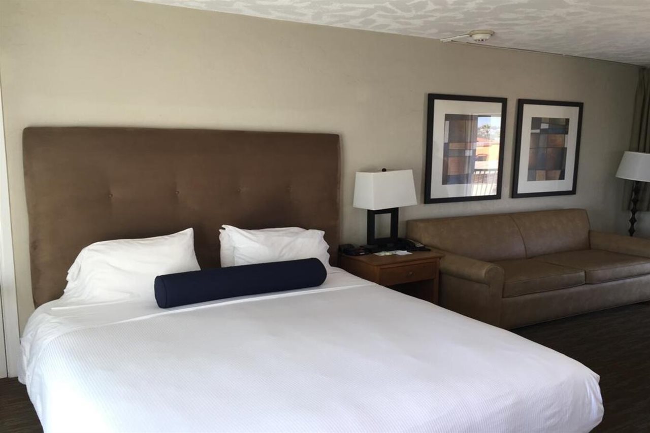 Surfer Beach Hotel - photo 5