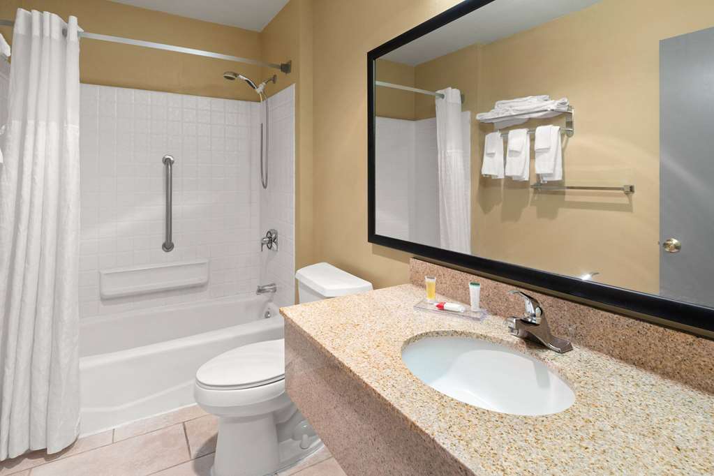 Days Inn by Wyndham Wauseon - photo 27
