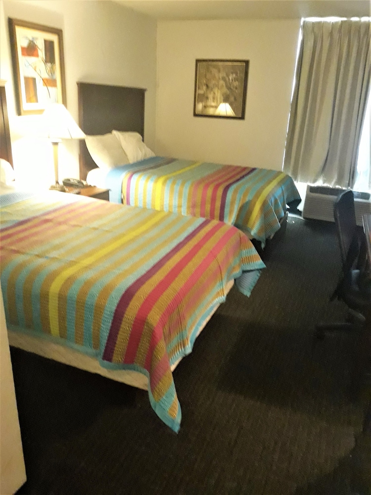 Madison Inn and Suites - photo 17