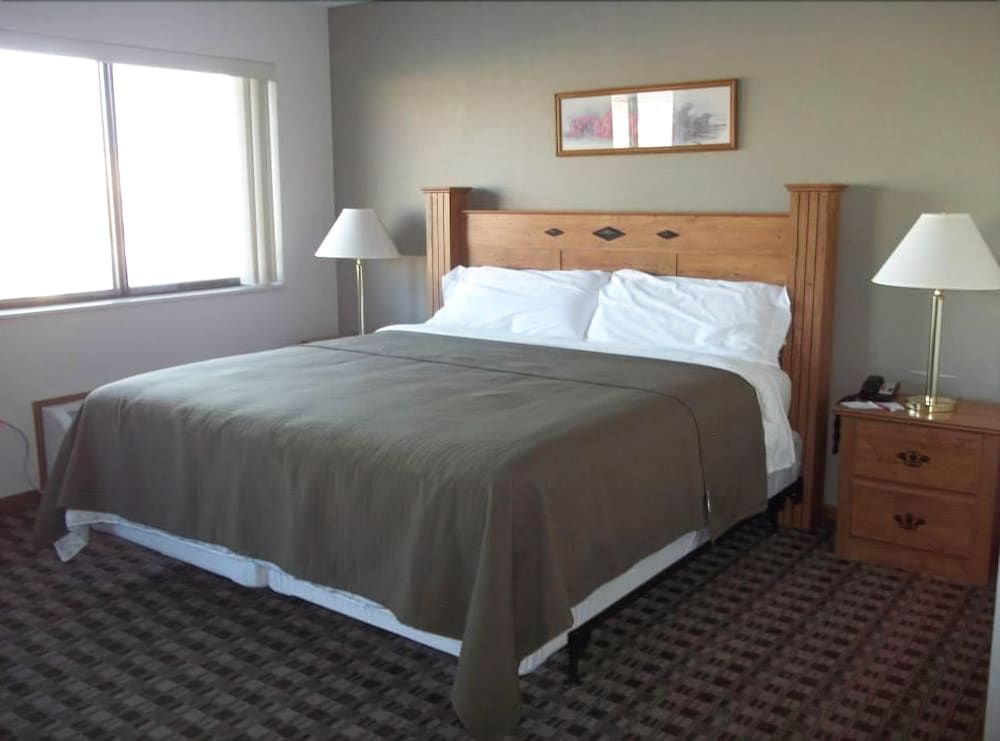 Burke Inn Motel & Suites - photo 17