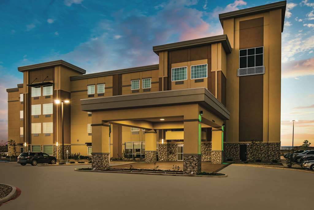 La Quinta Inn & Suites by Wyndham Colorado City - featured photo