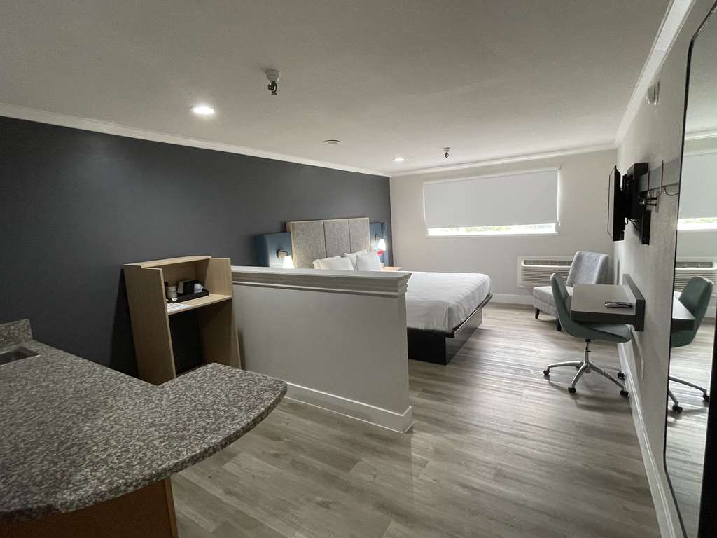 The Midtowner Hotel SureStay Collection by Best Western - photo 17