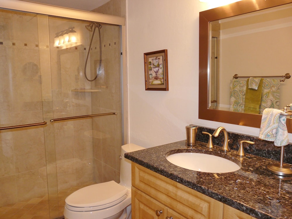 Beachfront condo in resort style community with pool - photo 28