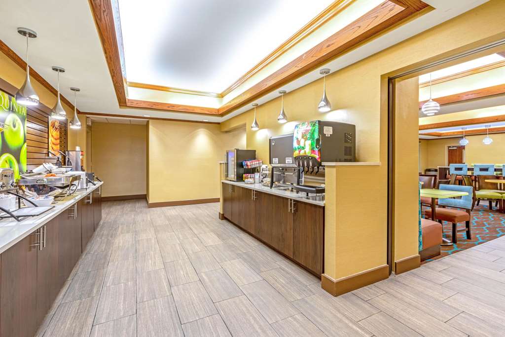 La Quinta Inn & Suites by Wyndham Midwest City Tinker AFB - photo 26