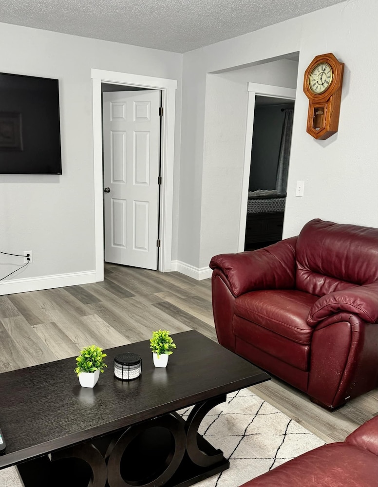 Midtown Oasis - photo 12