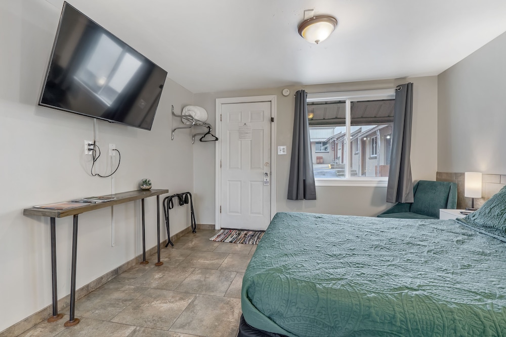 Selkirk Motel - photo 19