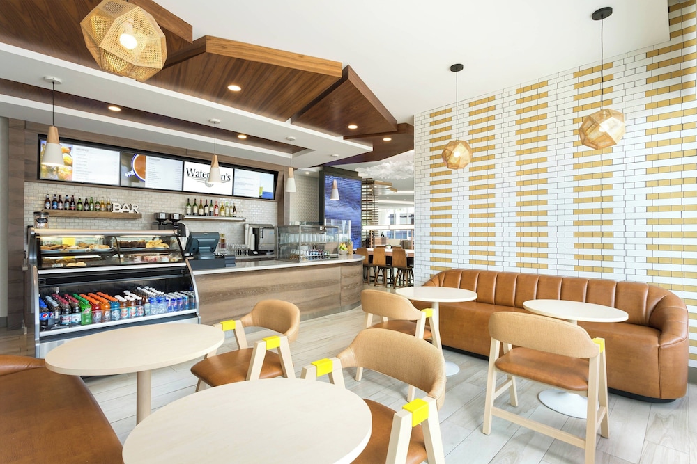 Courtyard by Marriott Santa Monica - photo 41