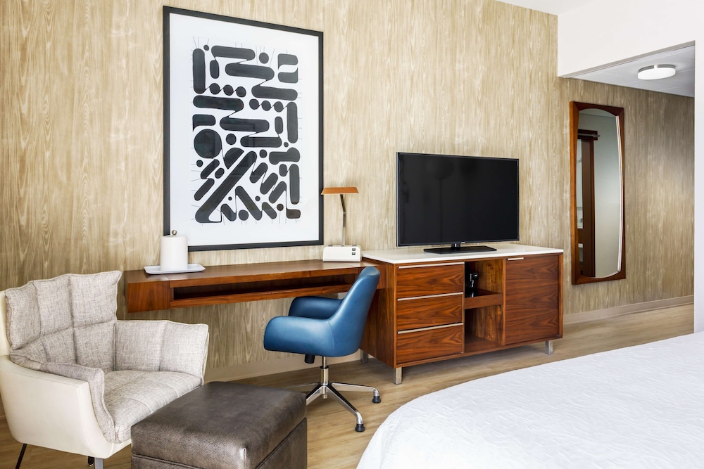 Hampton Inn & Suites Santa Monica - photo 13