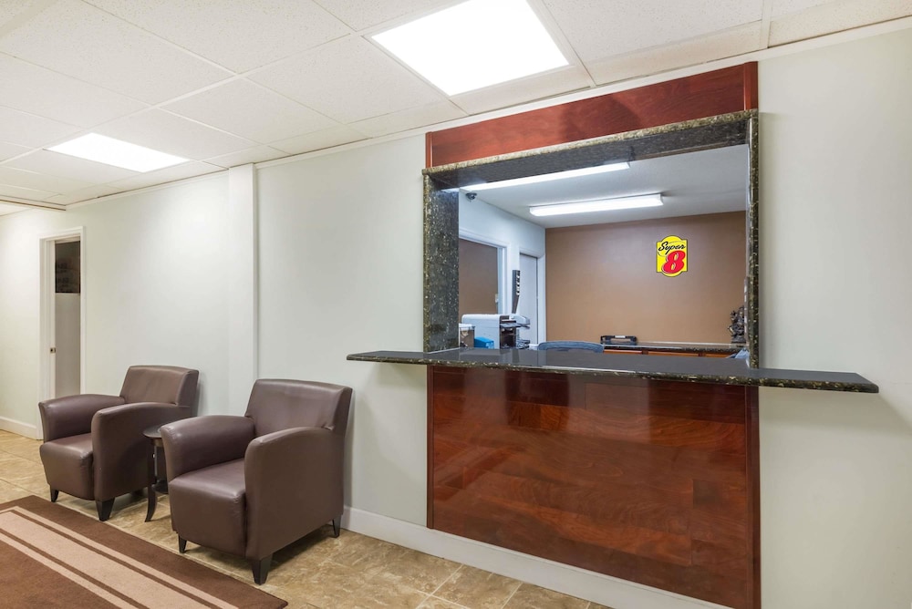 Super 8 by Wyndham Chattanooga Ooltewah - photo 2