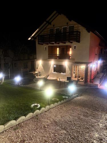 Casa Nicole — 4-Star Luxury Hotel in Moieciu De Jos, Romania