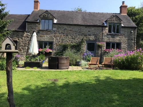 Lee house farm holiday cottage with possible use of hot tub ninety pounds a session — 4-Star Luxury Hotel in Stoke-On-Trent, United Kingdom