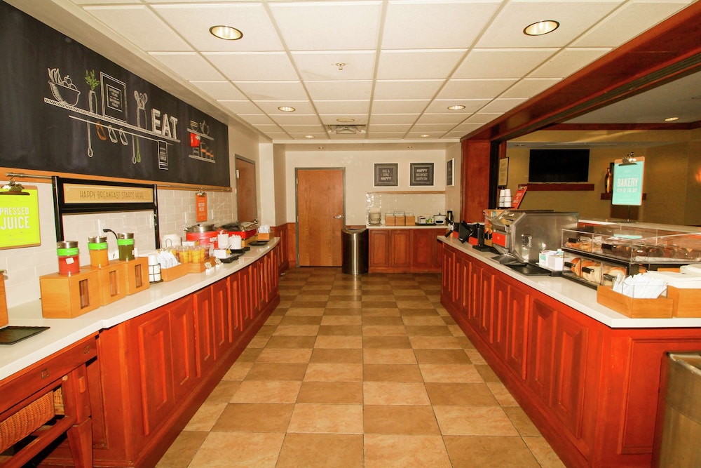 Hampton Inn Commerce Novi - photo 36