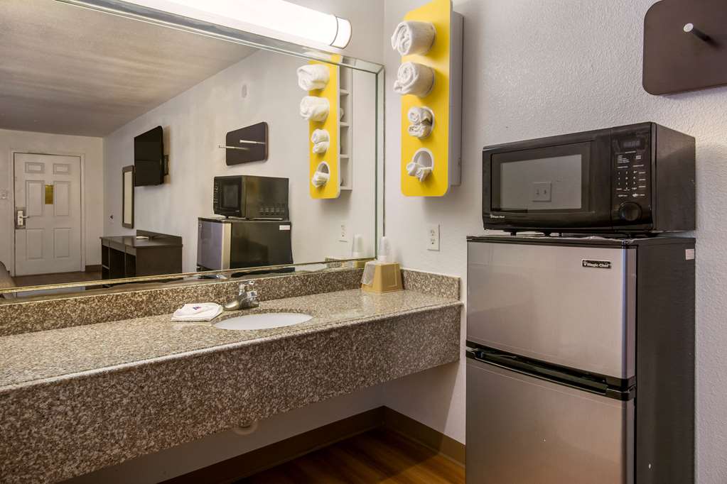 Motel 6 Freeport TX - photo 20