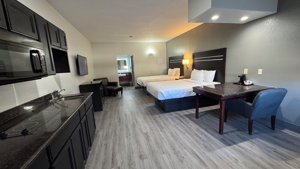 Sunbridge Inn and Suites - photo 12