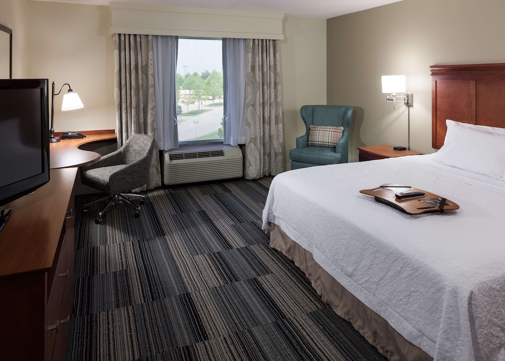 Hampton Inn & Suites Davenport - photo 13