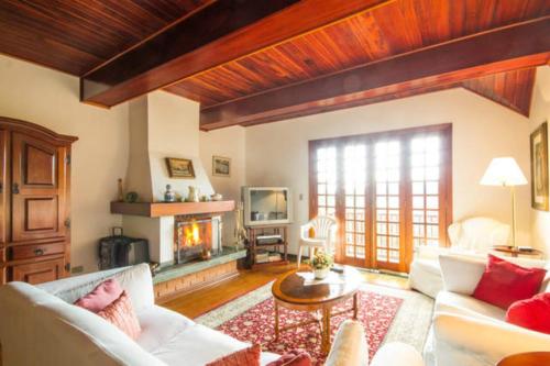 Apartamento Espaçoso Vista Montanha — 4-Star Luxury Hotel in Campos Do Jordao, Brasil