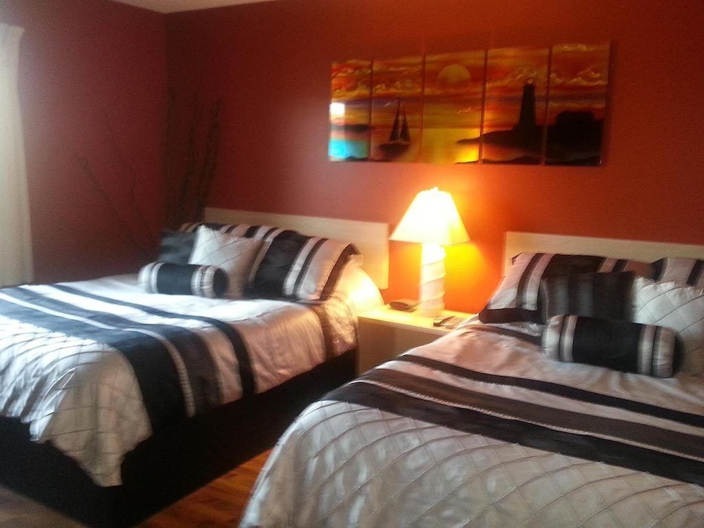 The Walla Walla Inn — hotel in Fort Frances