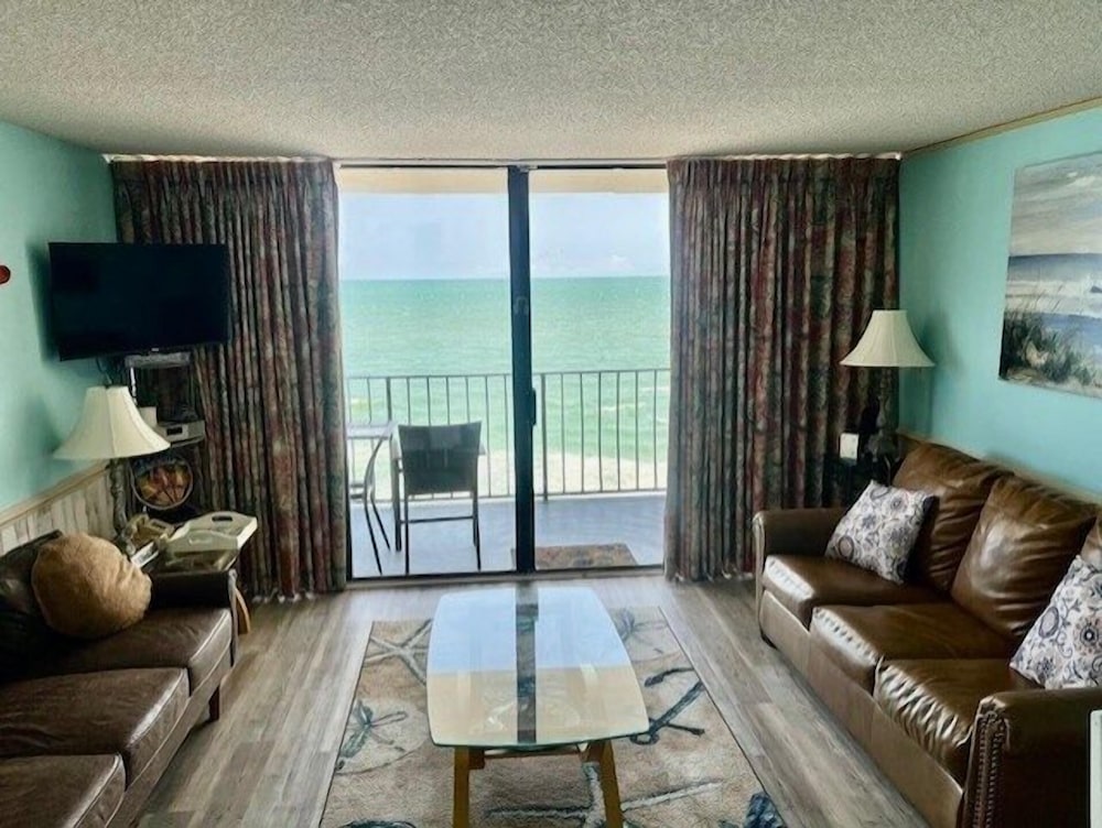 Royal Garden Resort 602 2 Bedroom Condo by RedAwning - photo 11