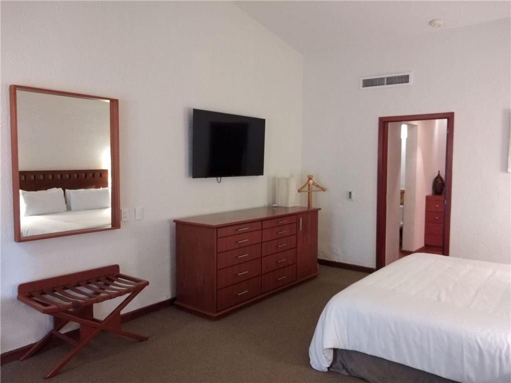 Ambassador Suite king