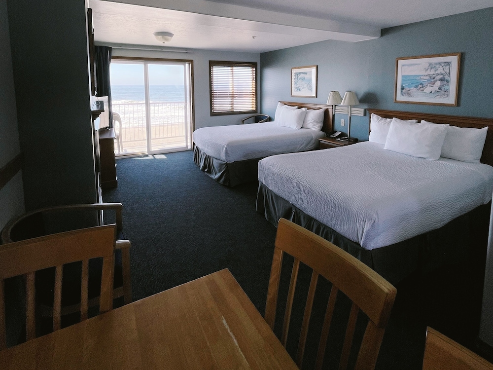 The Sandcastle Beachfront Hotel - photo 16