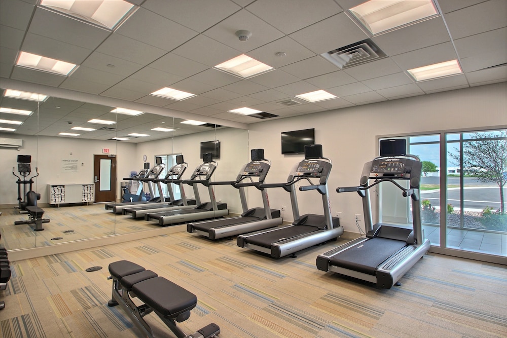 Holiday Inn Express & Suites Fond Du Lac by IHG - photo 28