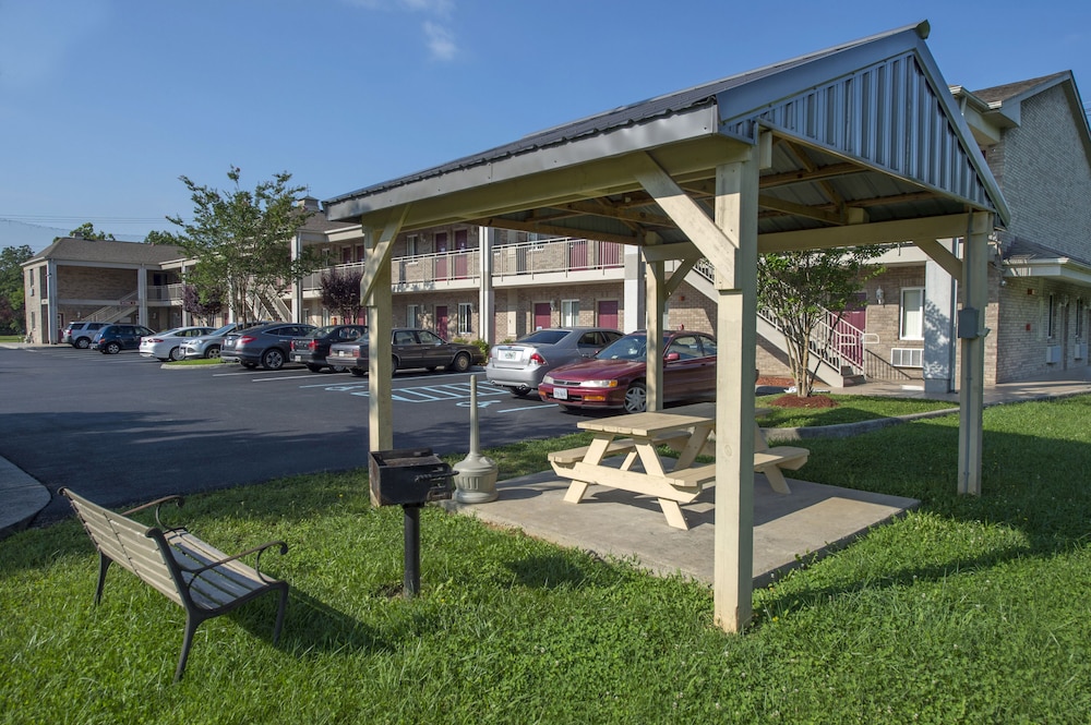 Affordable Corporate Suites Lanford - photo 66