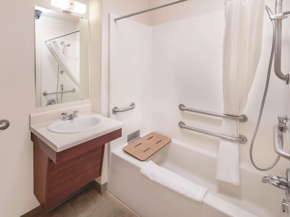 WoodSpring Suites Merrillville - photo 30