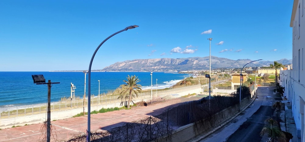 La Casa di Nancy al mare — 4-Star Luxury Hotel in Balestrate, Italy