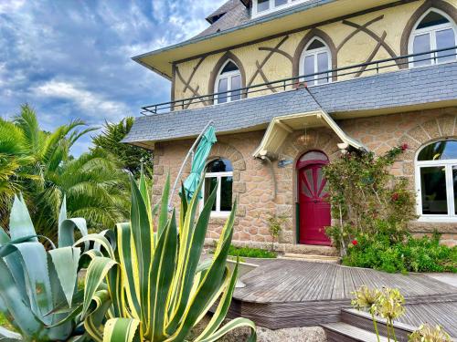La Pagode - carbon neutral hotel in Tregastel