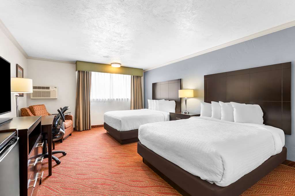 Best Western Plus Parkway Inn - photo 11