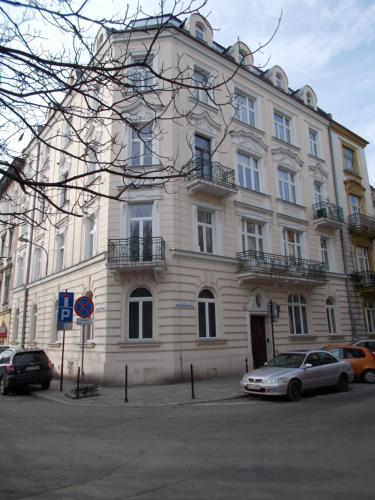 Jacuzzi Apartment Zen — 4-Star Luxury Hotel in Krakow, Poland
