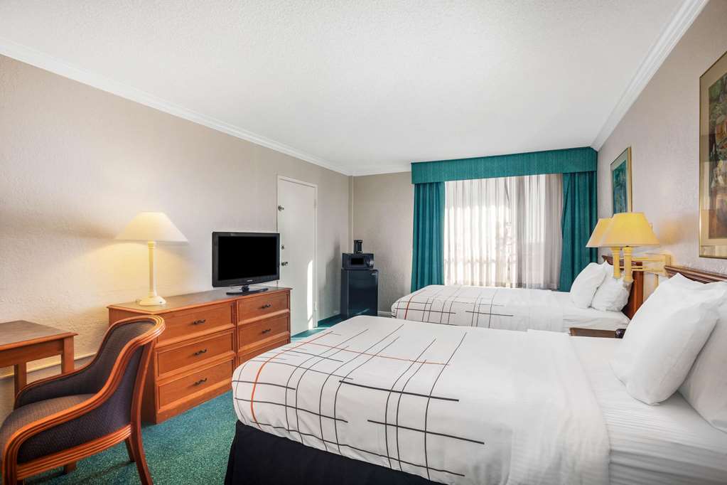 Days Inn by Wyndham Del Rio - photo 24