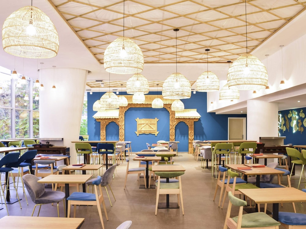 מזון ומשקאות