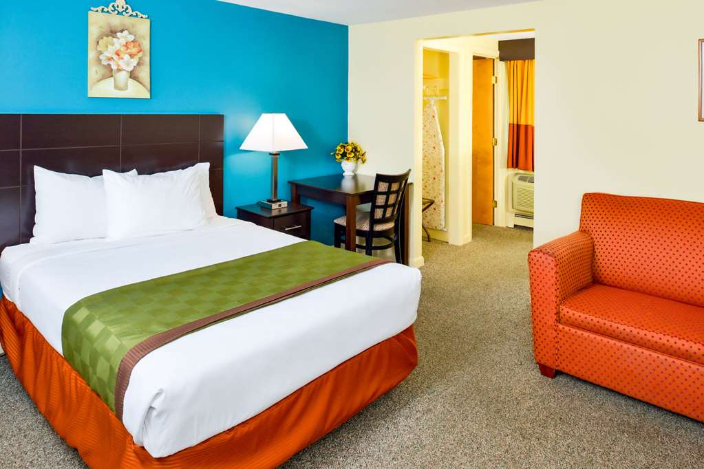 Rodeway Inn Orleans Cape Cod - photo 36