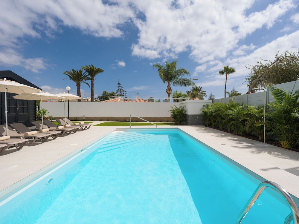 Gay Bungalows Paso Chico in Playa Del Ingles, Spain
