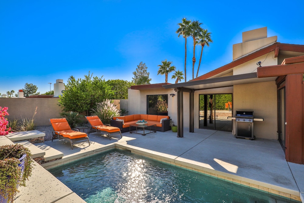 Serenity Now - last minute hotel in Palm Springs
