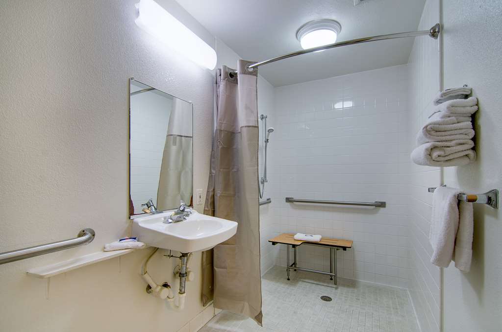 Motel 6 Salina KS - photo 29