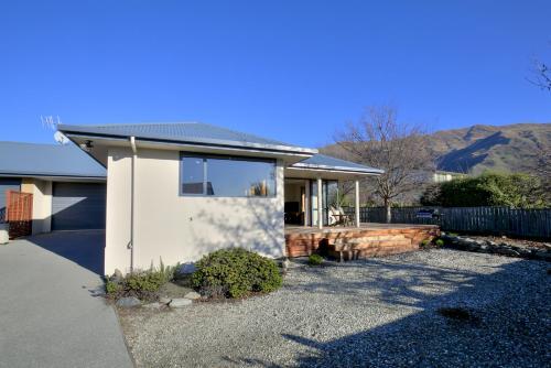 Mountain Views From Meadowstone in Wanaka, New Zealand