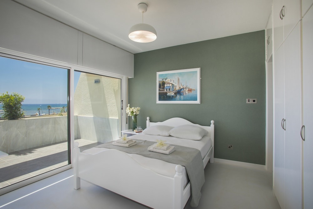 Larnaca Sunshore Beachfront Suite