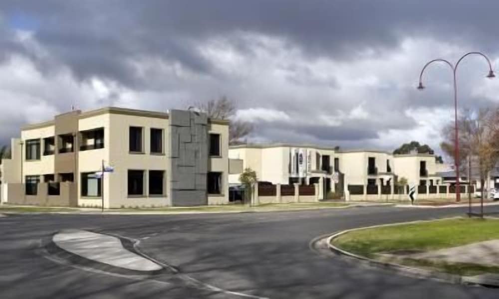 May Park Executive Apartments — 4-Star Luxury Hotel in Horsham, Australia