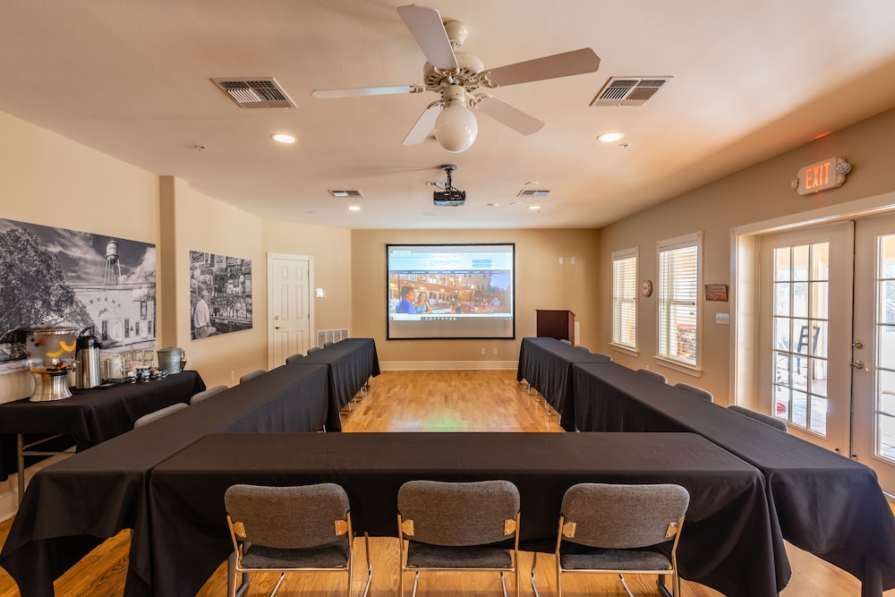 Gruene River Hotel & Retreat - photo 89