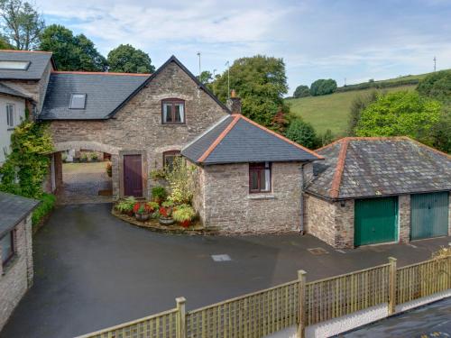 Brook Cottage — 5-Star Luxury Hotel in Newton Ferrers, United Kingdom