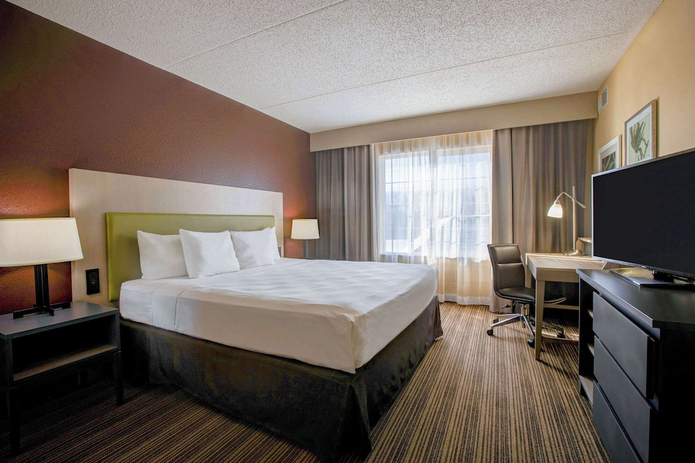 Comfort Inn & Suites St. Paul Northeast - photo 15