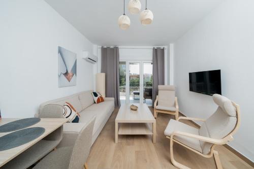 Sandlight Apartment by A&D Properties — 4-Star Luxury Hotel in Limin Mesoyaias, Greece