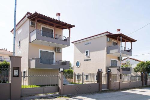 Dream Maisonete With Garden Near In Sea in Kamarai, Greece