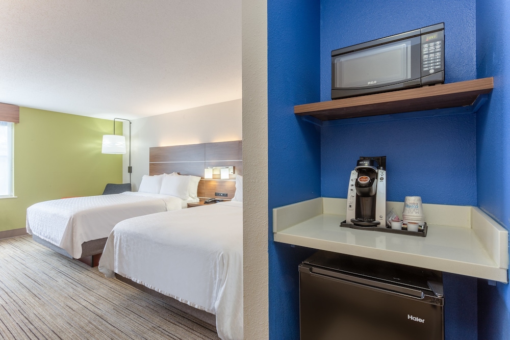 Holiday Inn Express & Suites Scottsburg by IHG - photo 9