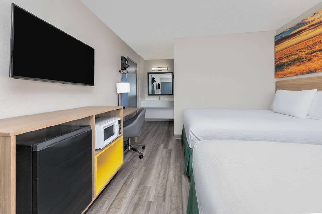 Days Inn by Wyndham Wichita Falls - photo 8
